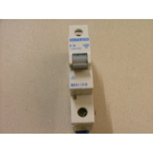 AUTOMATSIKRING 13A B KARAKTERISTIK 3P