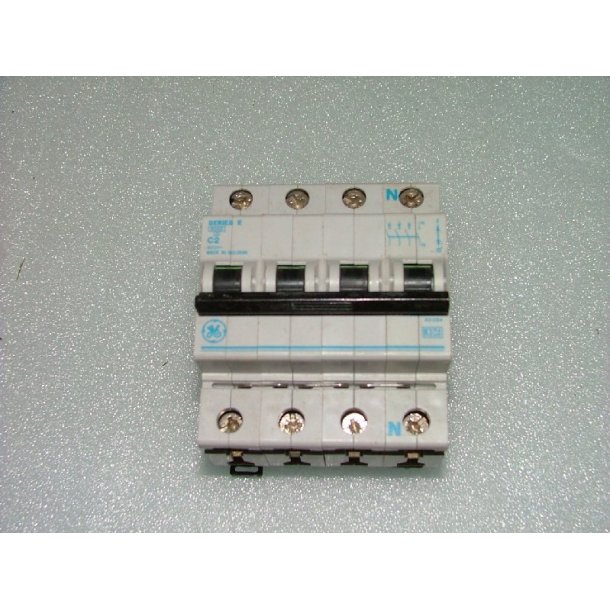 AUTOMATSIKRING 2A C KARAKTERISTIK 3P+N