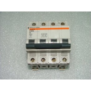 AUTOMATSIKRING 4A C KARAKTERISTIK 3P+N