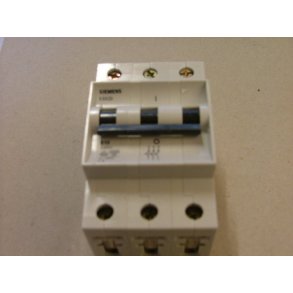 AUTOMATSIKRING 13A B KARAKTERISTIK 3P
